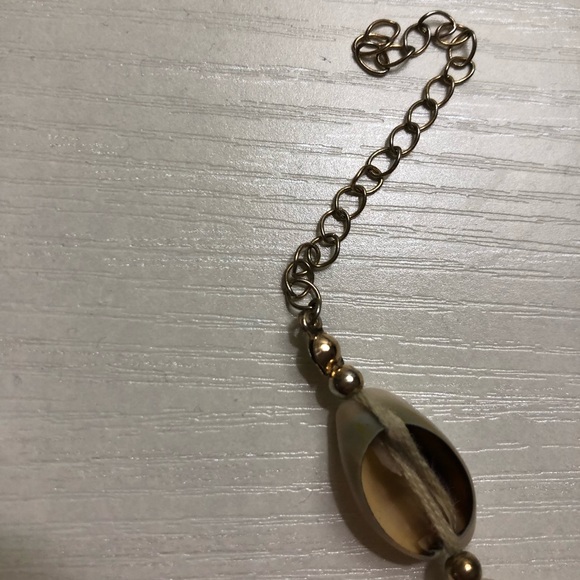 Puka shell necklace - Picture 2 of 3